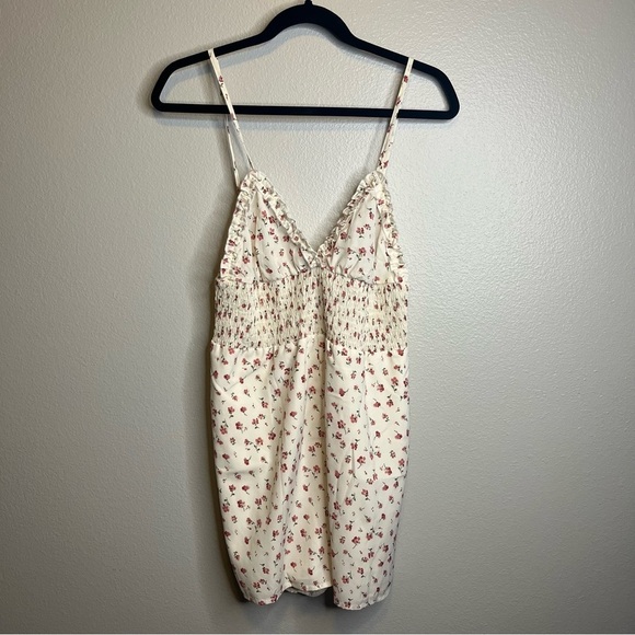 SHEIN-NEW Neutral Floral Romper with Cinched Waist Size M - Picture 1 of 2